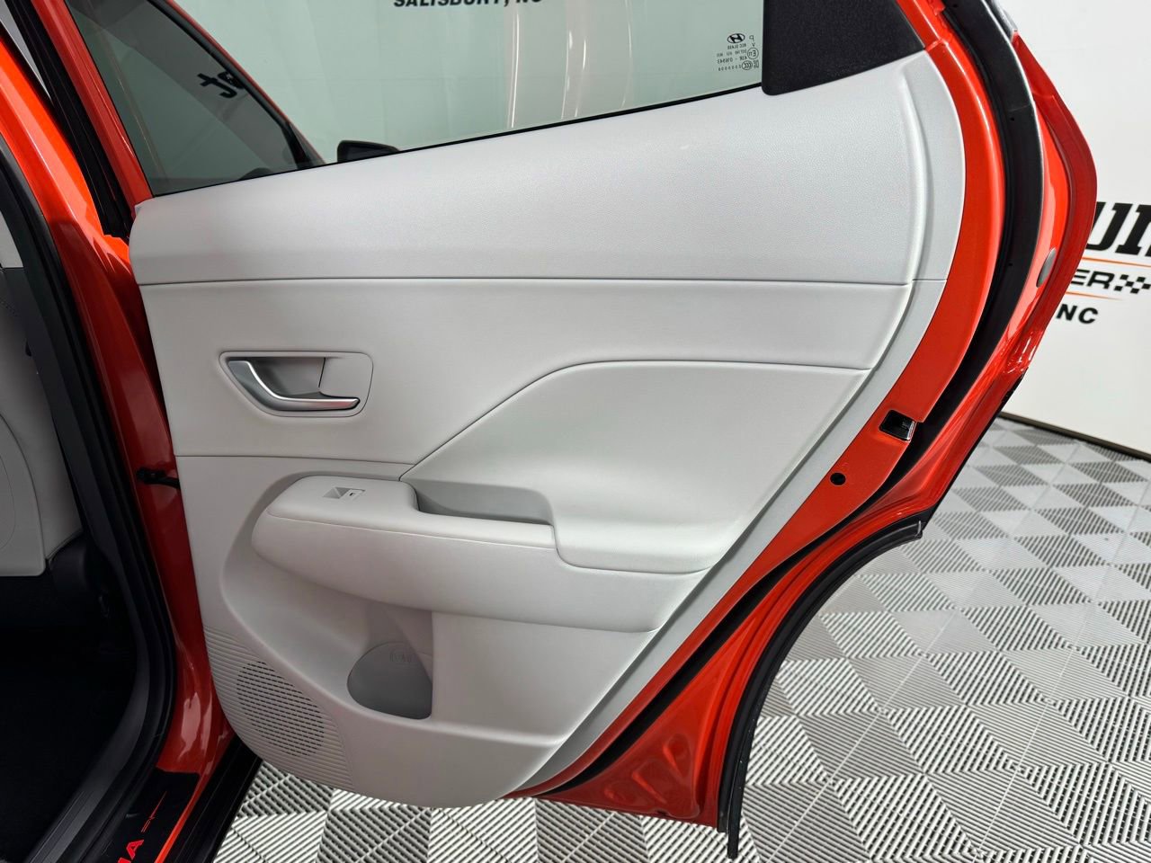 Used 2025 Hyundai Kona Limited image 36