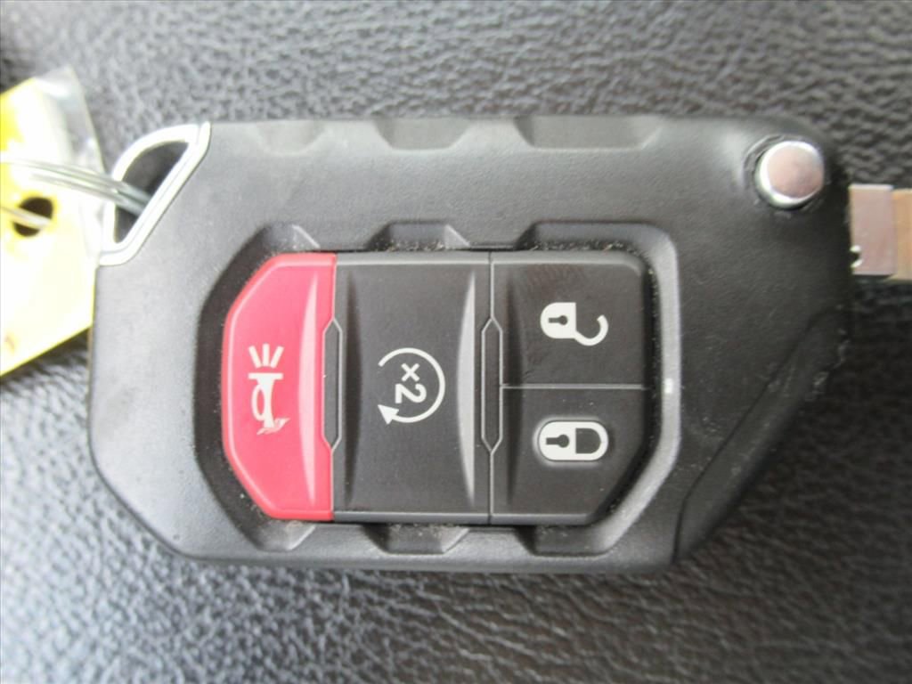 Certified 2025 Jeep Wrangler Unlimited Rubicon w/ Convenience Group AWD/4WD image 29