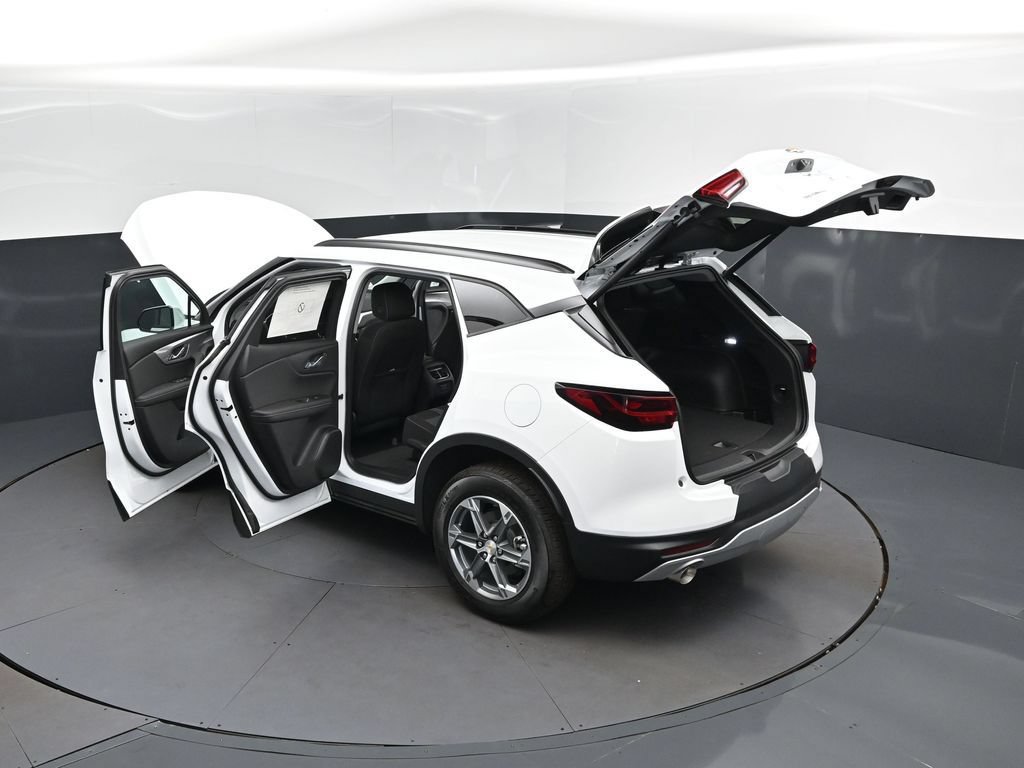 New 2026 Chevrolet Blazer LT w/ Convenience Package FWD image 47