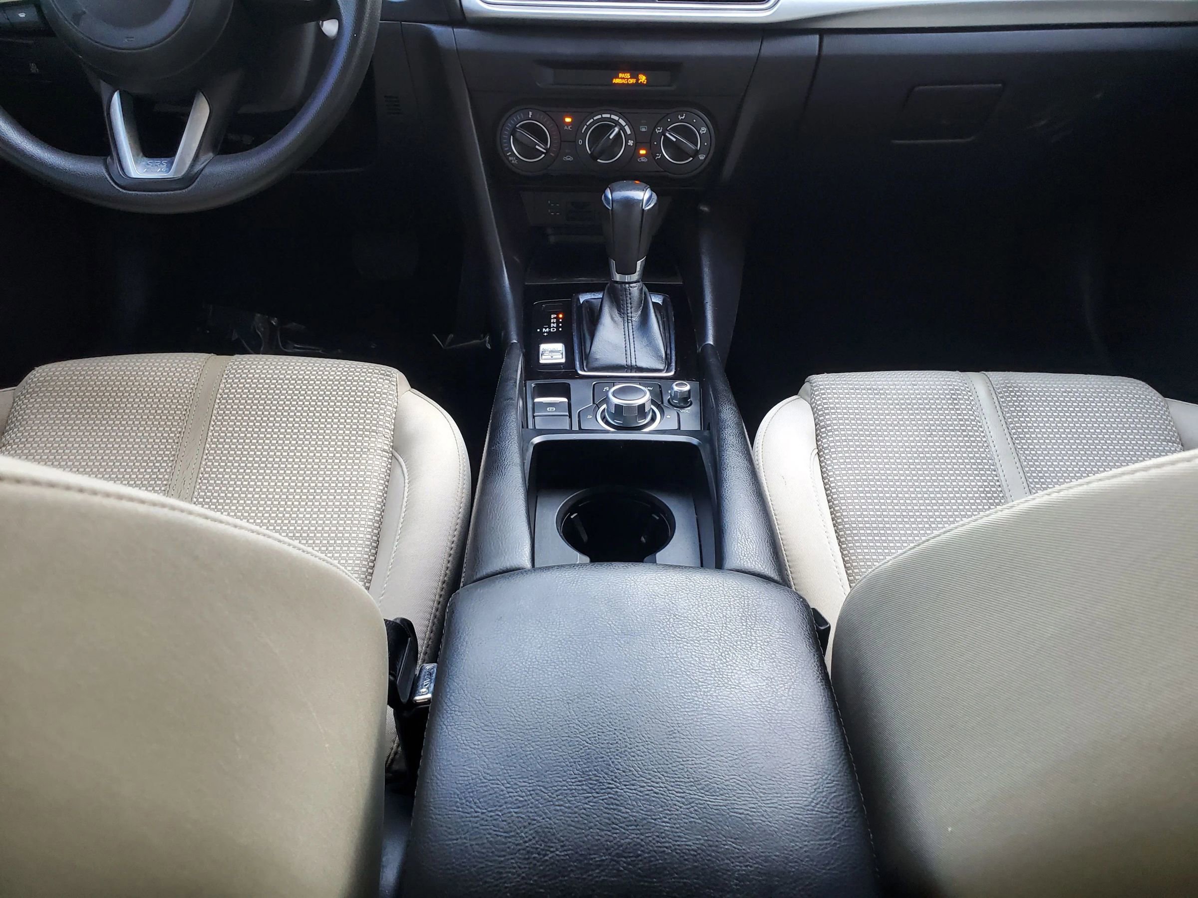 Used 2017 MAZDA MAZDA3 Sport w/ Preferred Equipment Package image 29