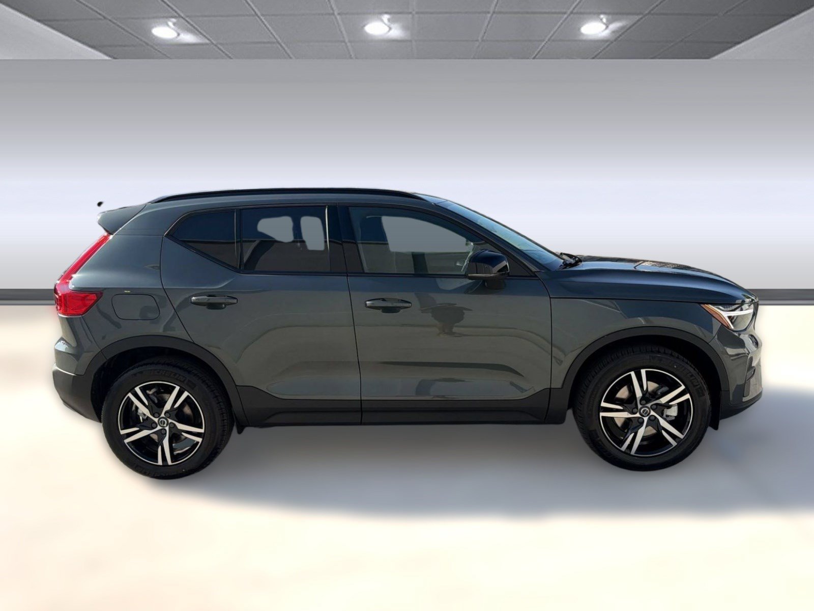 New 2026 Volvo XC40 B5 Core w/ Climate Package AWD/4WD image 8