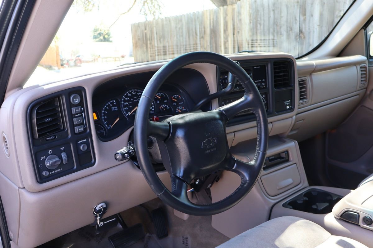 Used 2002 Chevrolet Silverado 1500 LS w/ Heavy Duty Suspension Pkg AWD/4WD image 15