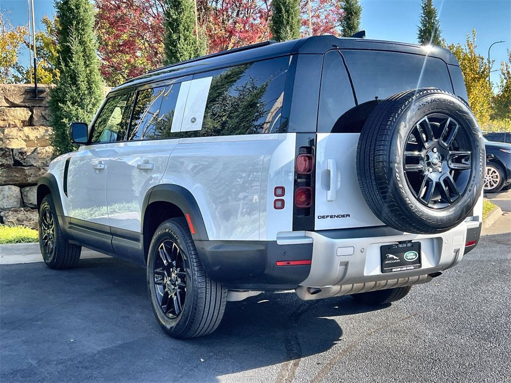 Used 2023 Land Rover Defender 130 S image 3