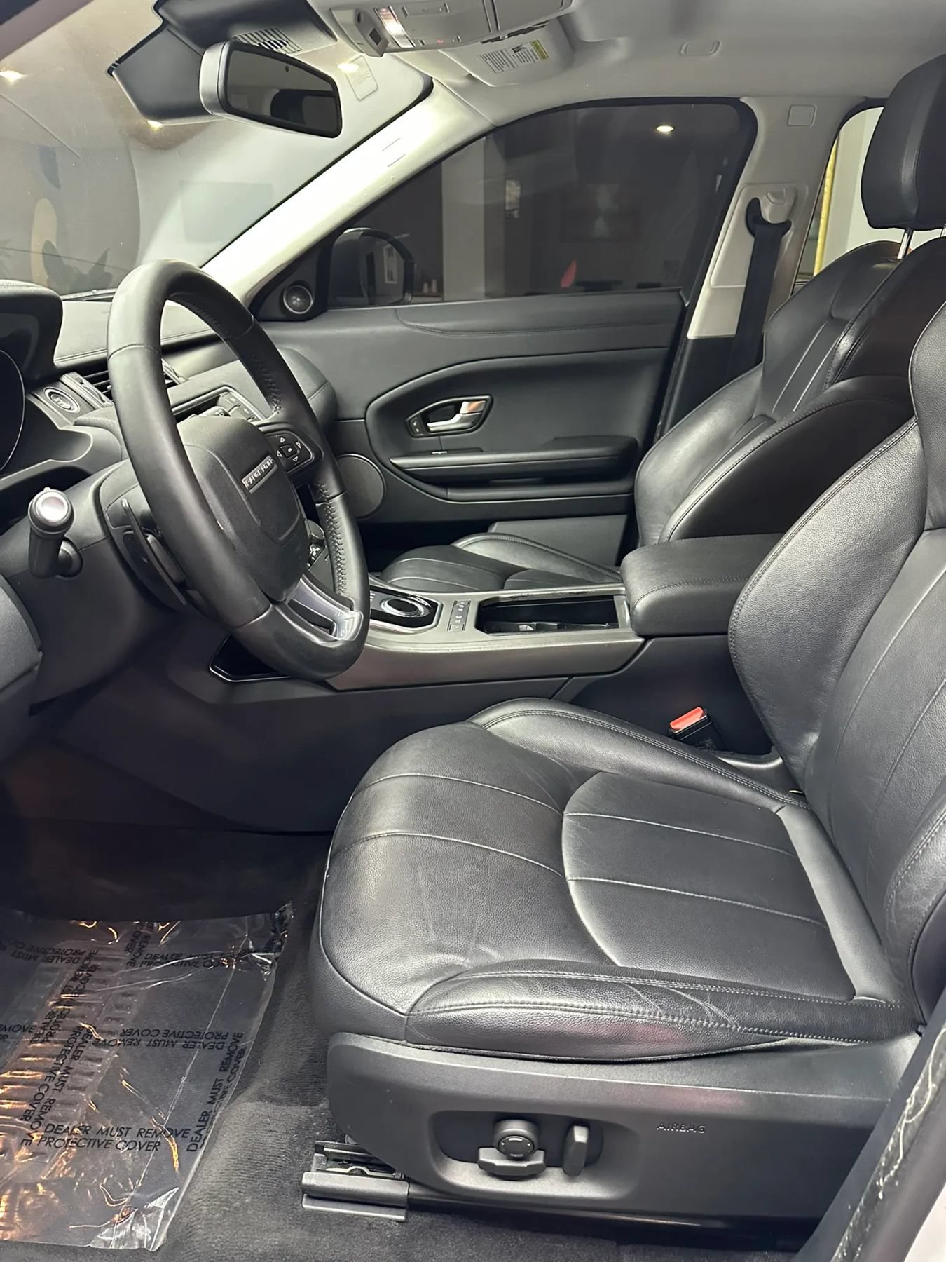 Used 2019 Land Rover Range Rover Evoque SE AWD/4WD image 12