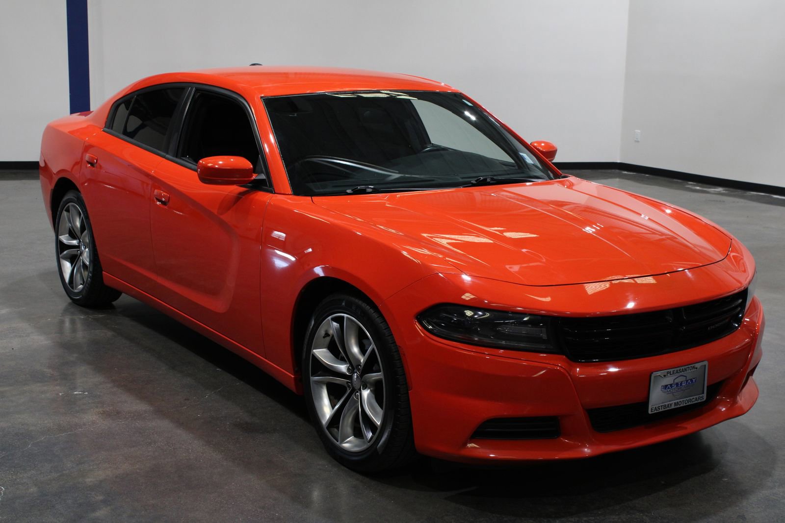 Used 2019 Dodge Charger SXT image 5