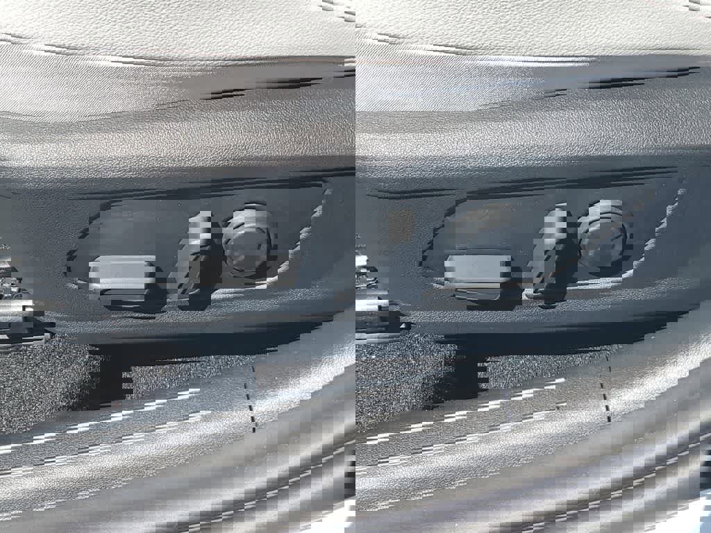 New 2026 Hyundai Elantra Limited image 21