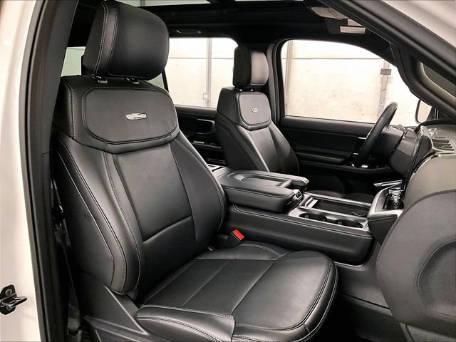 Used 2025 Ford Expedition Max Platinum w/ Stealth Appearance Package AWD/4WD image 7