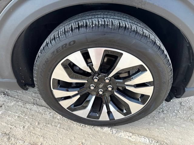 Used 2025 Ford Explorer Platinum w/ LUX Leather Package AWD/4WD image 29