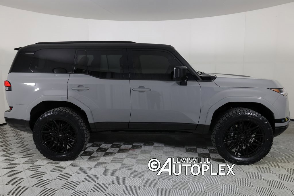 Used 2025 Lexus GX 550 image 4