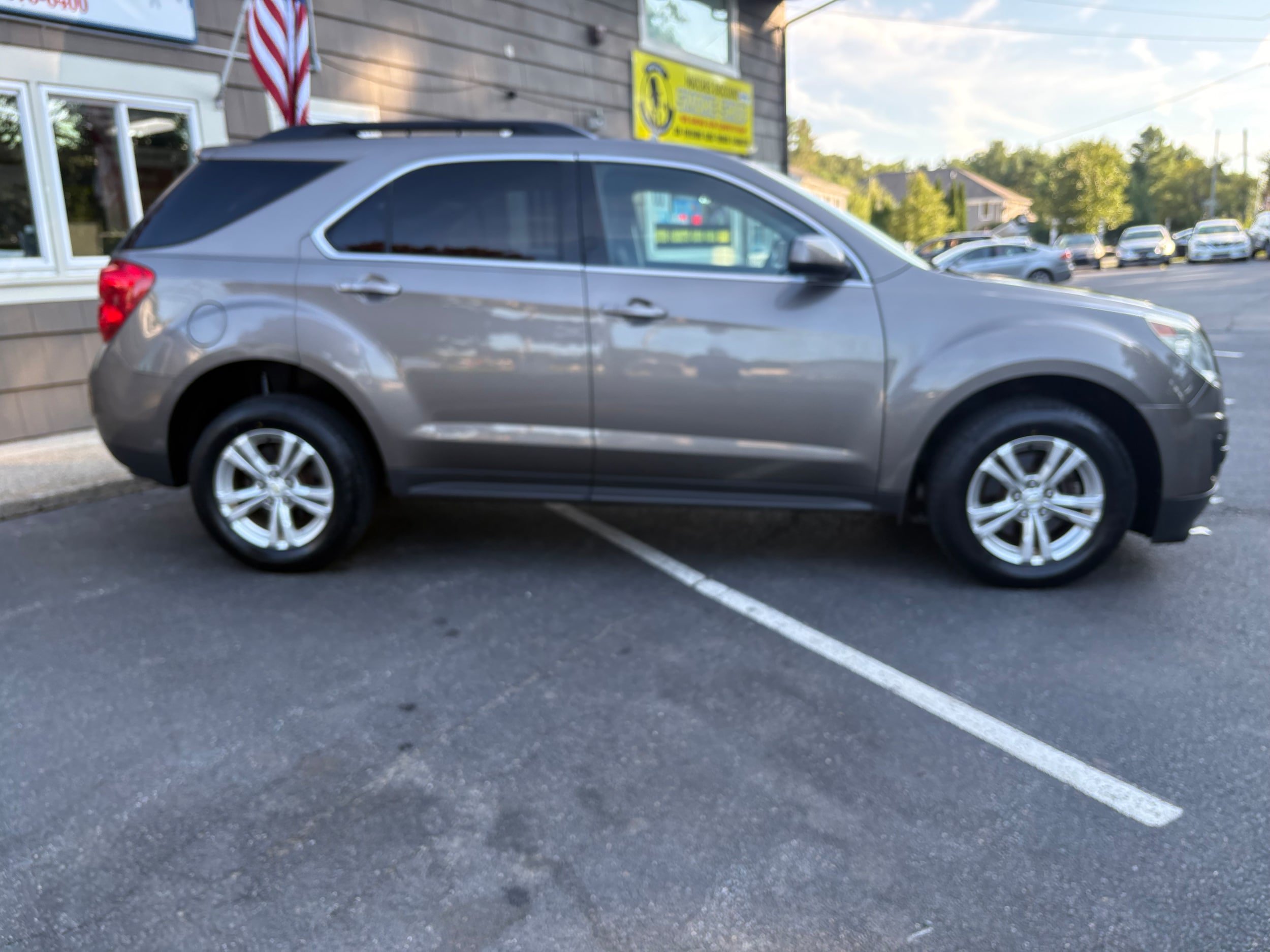 Used 2012 Chevrolet Equinox LT w/ Driver Convenience Package AWD/4WD image 4