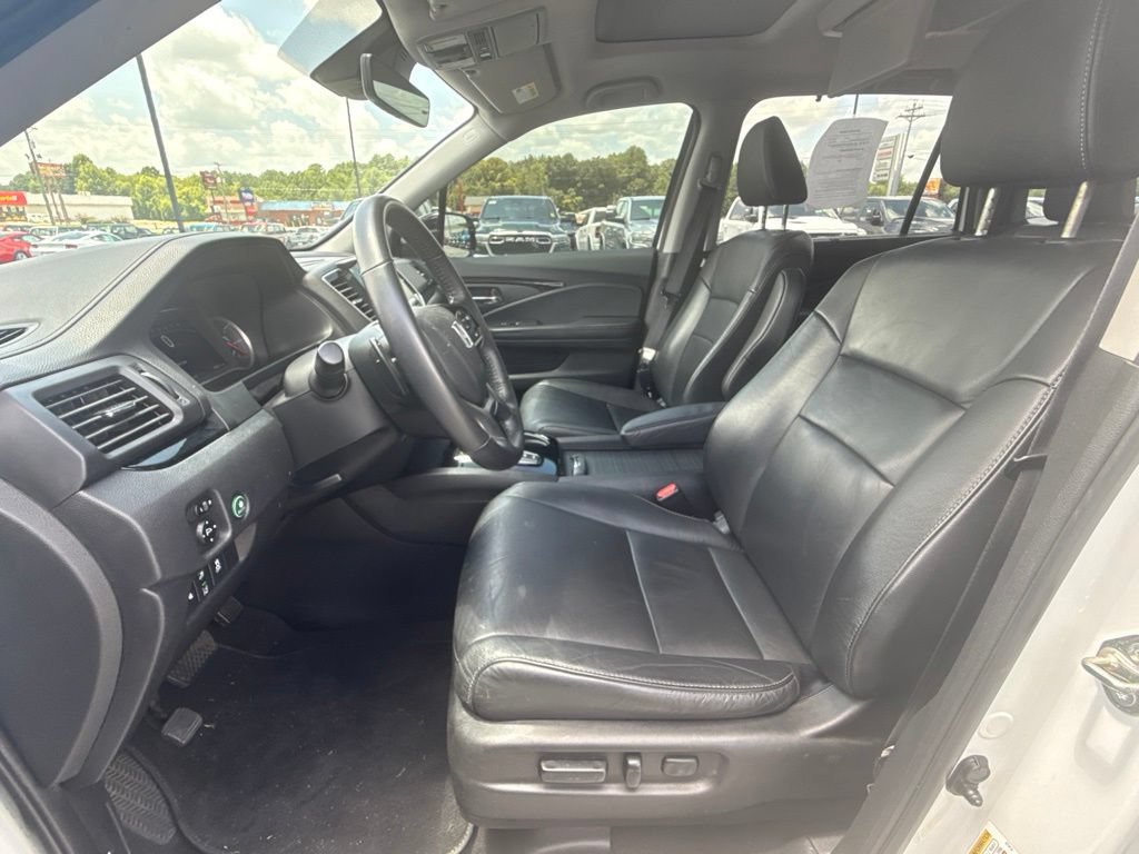 Used 2020 Honda Pilot Touring image 13