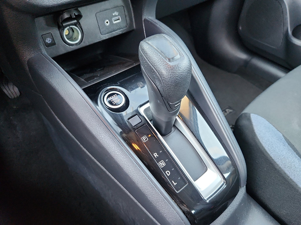 Used 2024 Nissan Versa SV FWD image 17