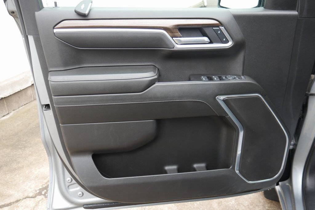 Used 2025 Chevrolet Silverado 1500 LT image 29