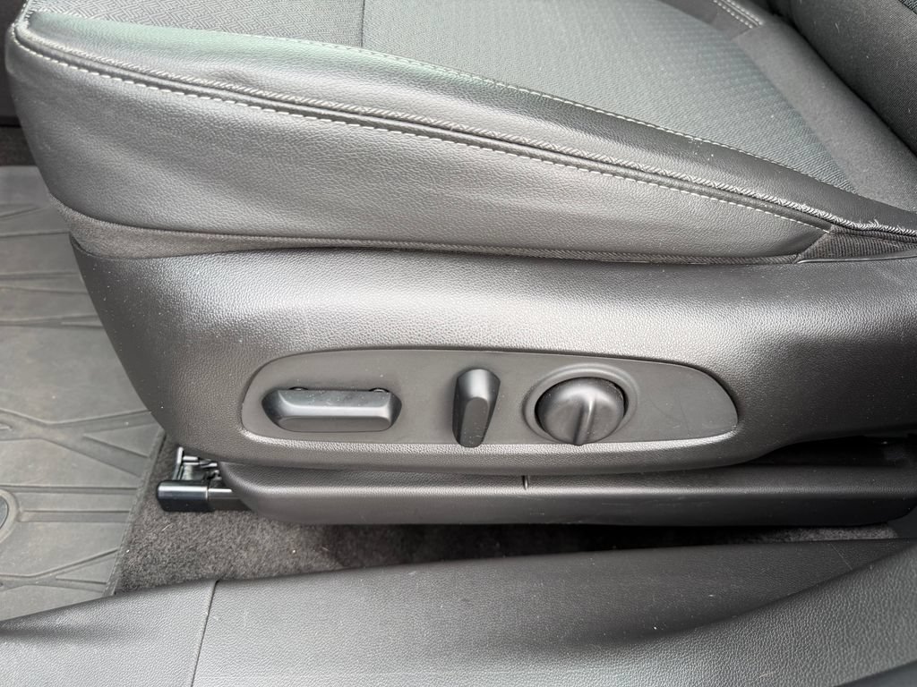 Used 2022 Buick Encore GX Select w/ Experience Buick Package FWD image 30