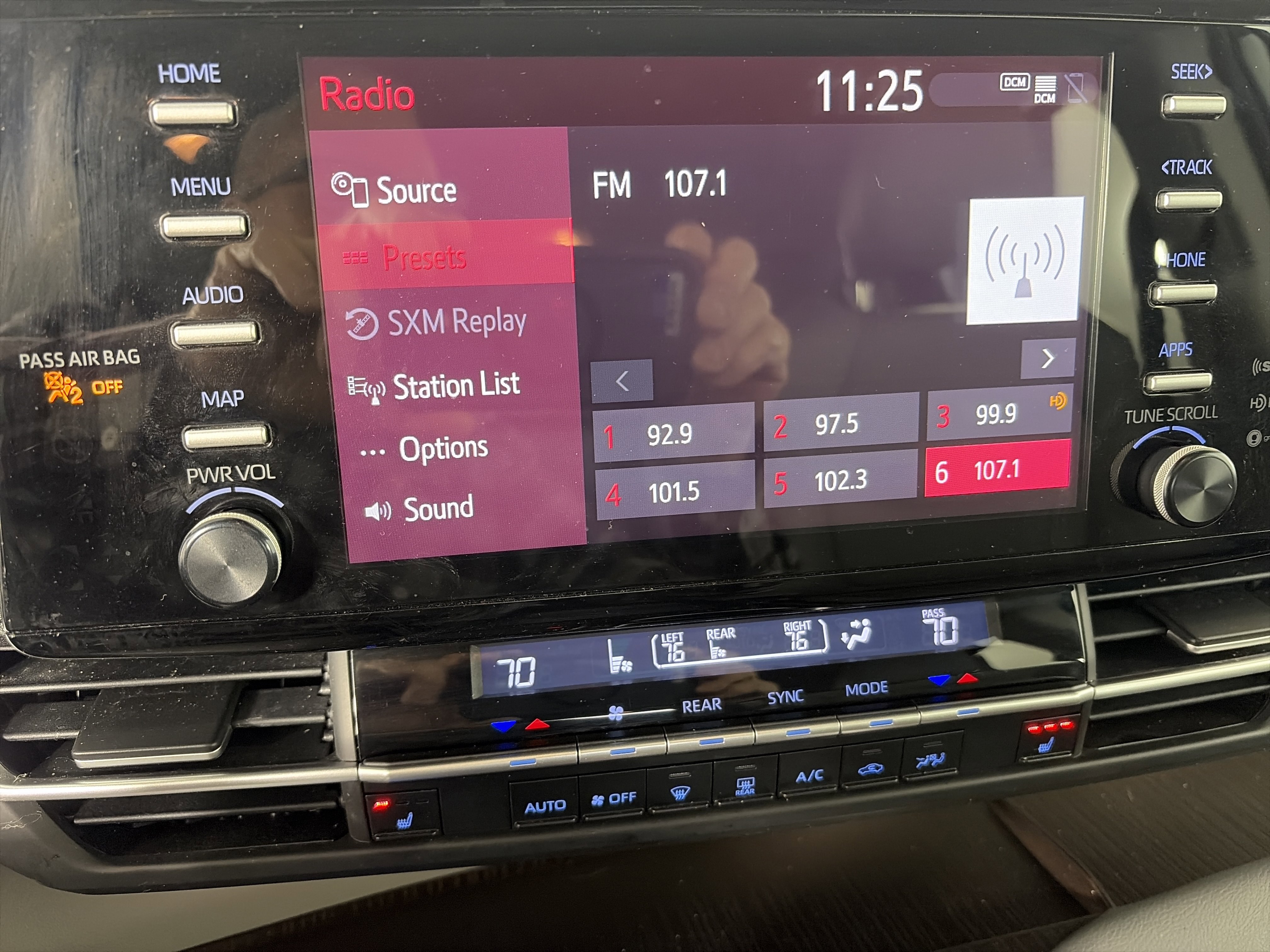 Used 2021 Toyota Sienna XLE image 24