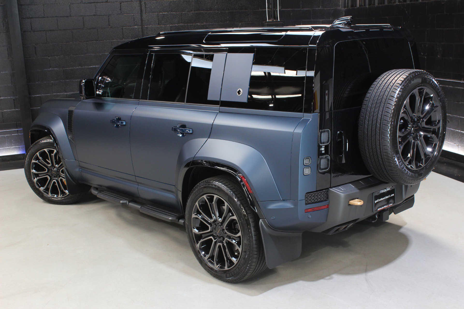 Used 2026 Land Rover Defender 110 OCTA image 13