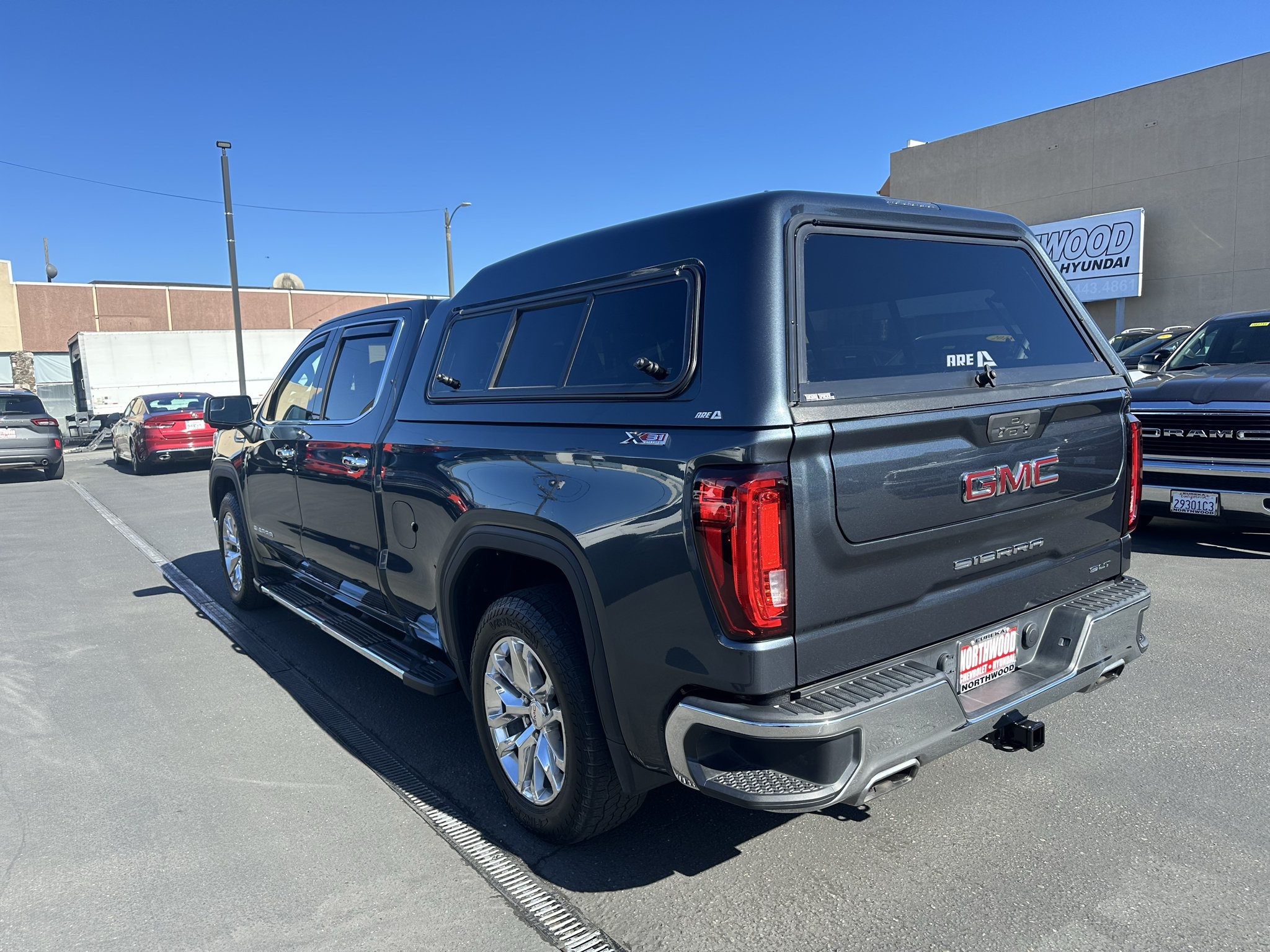 Used 2020 GMC Sierra 1500 SLT w/ SLT Premium Package AWD/4WD image 3