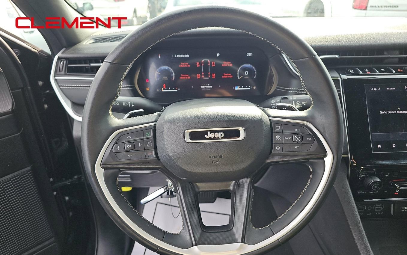 Used 2023 Jeep Grand Cherokee L Laredo image 14