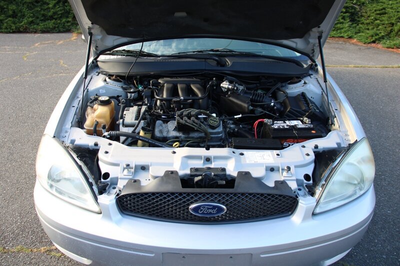 Used 2005 Ford Taurus SE FWD image 18