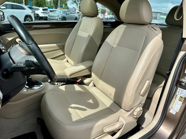 Used 2014 Volkswagen Beetle TDI FWD image 13