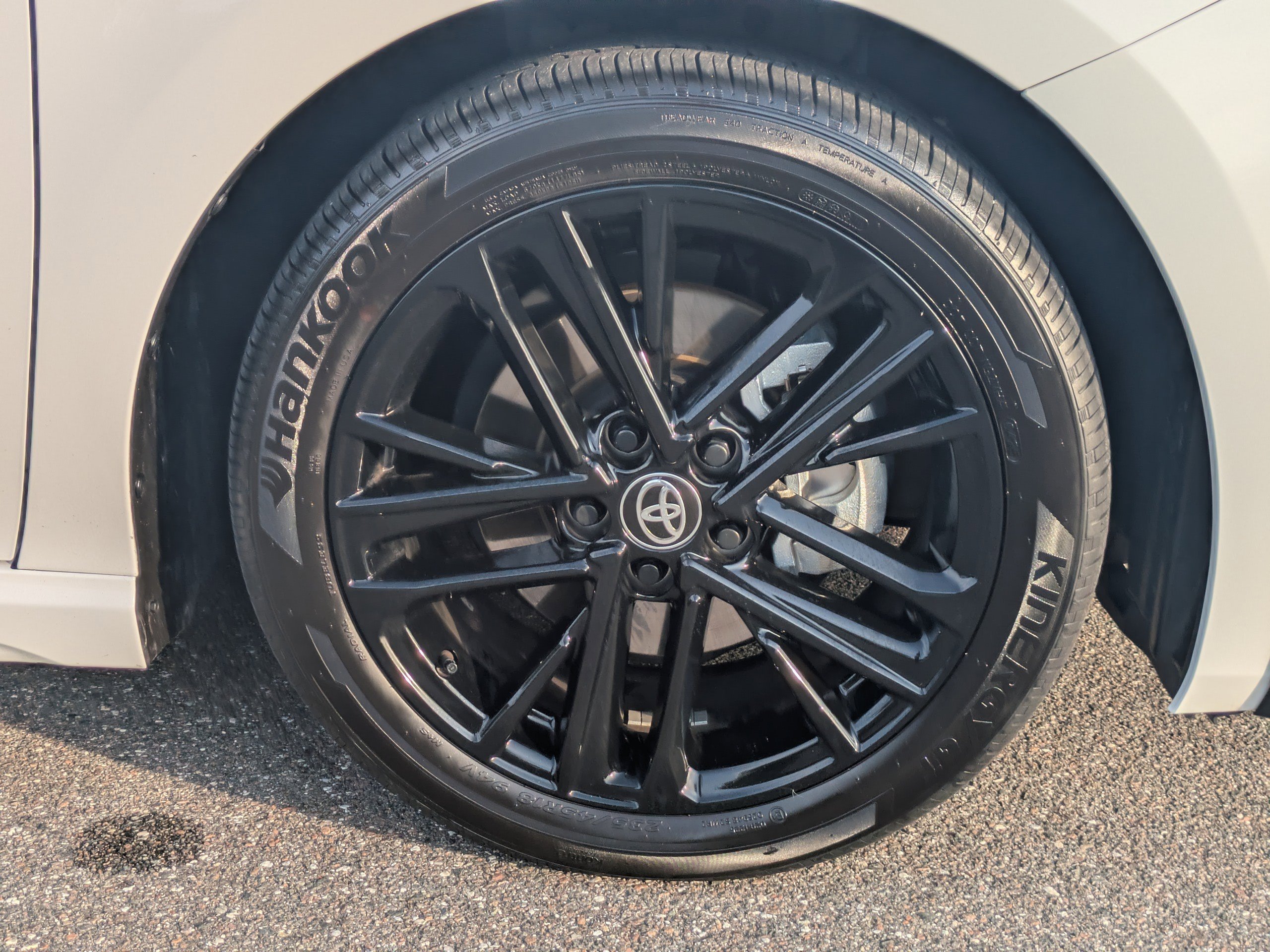 Used 2025 Toyota Camry SE w/ Multimedia Upgrade Package image 11