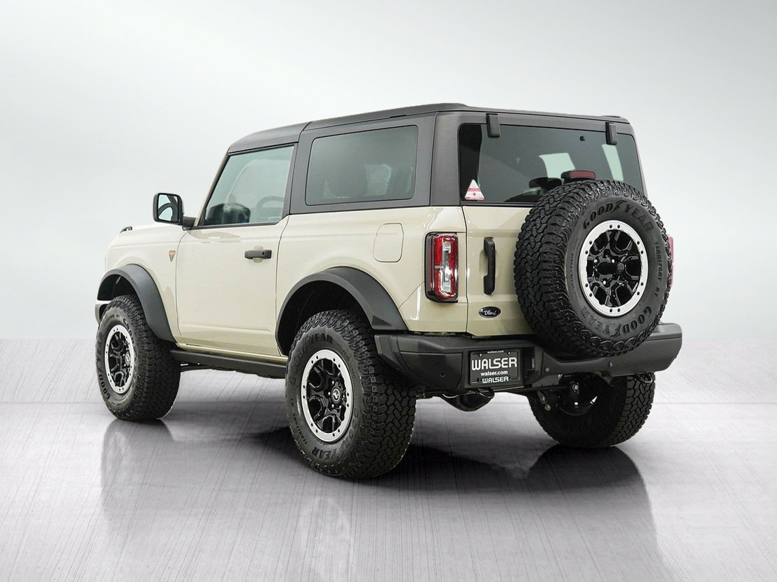 Used 2025 Ford Bronco Badlands w/ Sasquatch Package AWD/4WD image 3