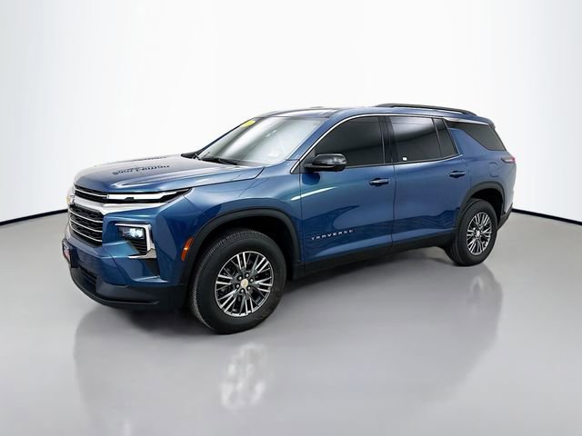 Used 2024 Chevrolet Traverse LT w/ LPO, Cargo Package image 4