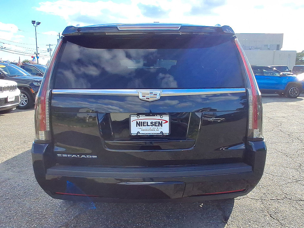 Used 2017 Cadillac Escalade Premium Luxury AWD/4WD image 29