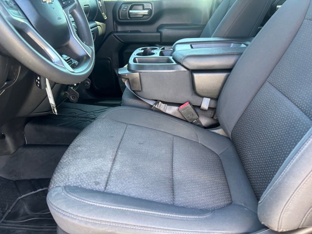 Used 2022 Chevrolet Silverado 2500 Custom w/ Custom Value Package image 9