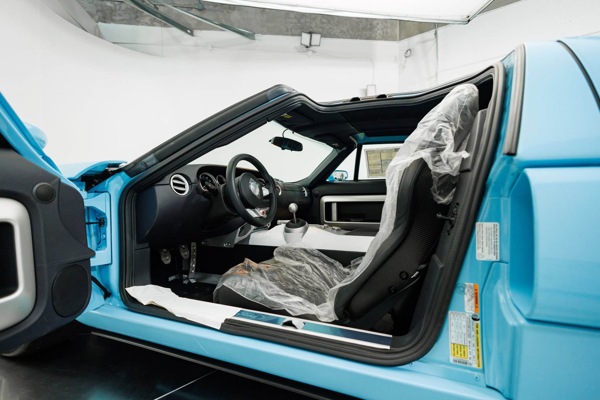 Used 2006 Ford GT RWD image 51