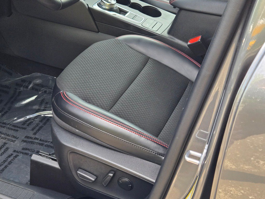 Used 2025 Ford Escape ST-Line AWD/4WD image 23
