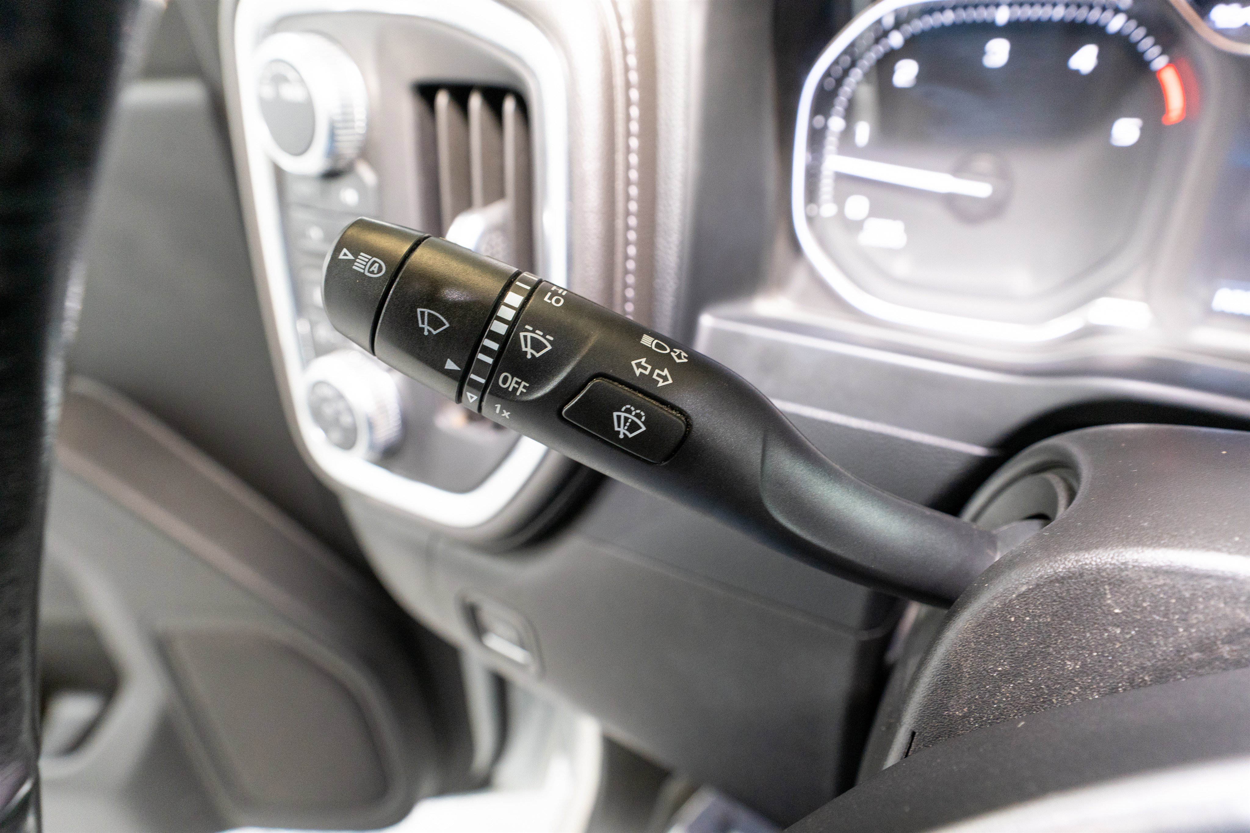 Used 2022 GMC Sierra 2500 SLT w/ Driver Alert Package I image 34