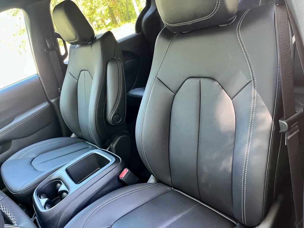 New 2026 Chrysler Pacifica Select image 10