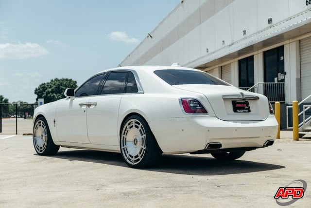 Used 2022 Rolls-Royce Ghost w/ Ghost Package image 9