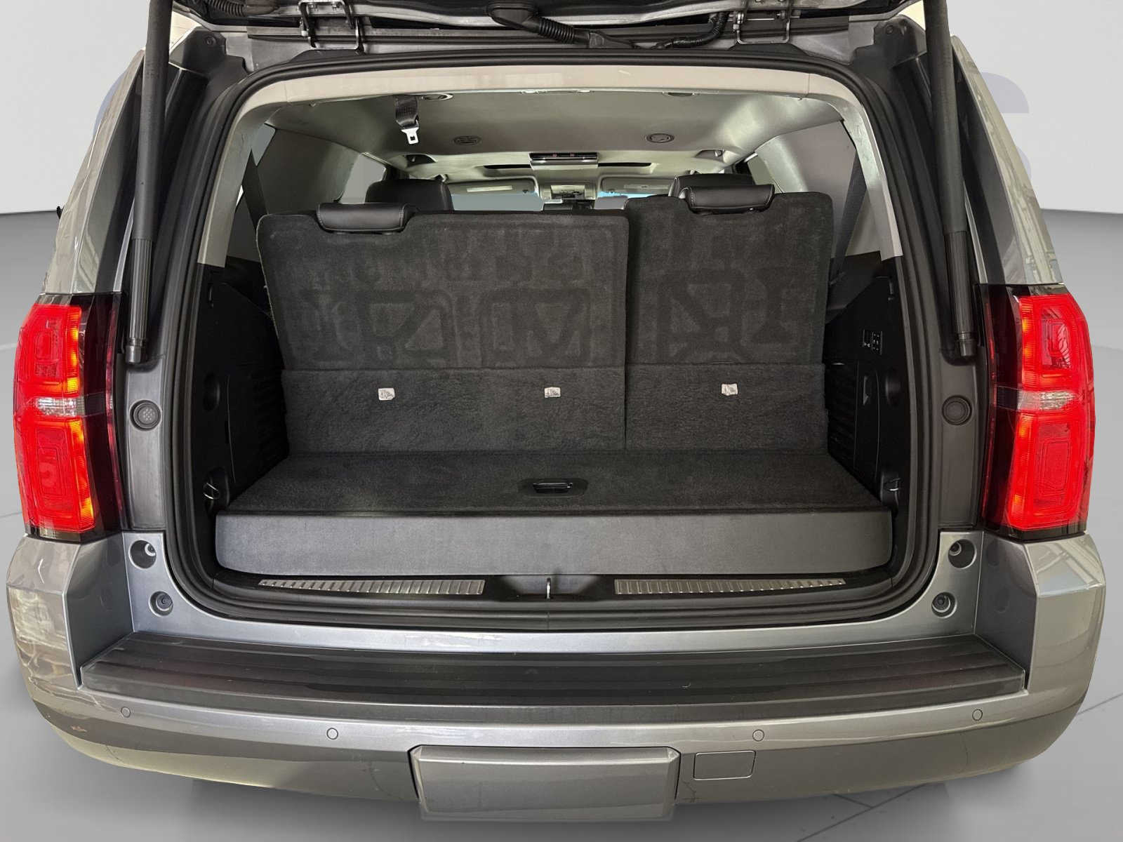 Used 2018 Chevrolet Tahoe LT w/ LT Signature Package AWD/4WD image 29