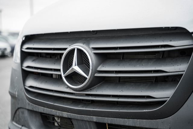 Used 2024 Mercedes-Benz Sprinter 2500 image 11