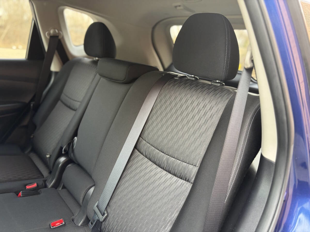 Used 2019 Nissan Rogue SV w/ Premium Package image 17