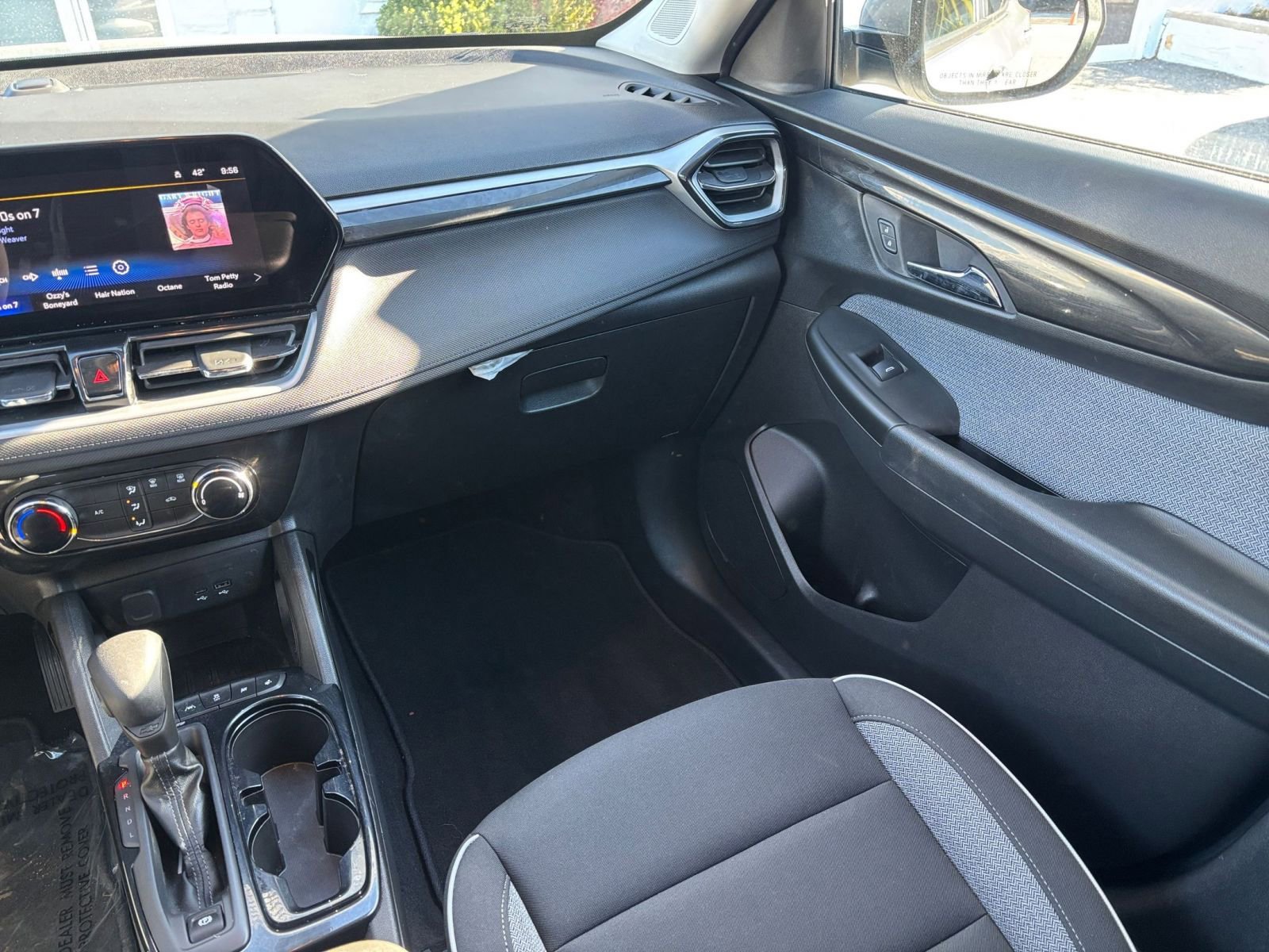 Used 2025 Chevrolet TrailBlazer LT image 31