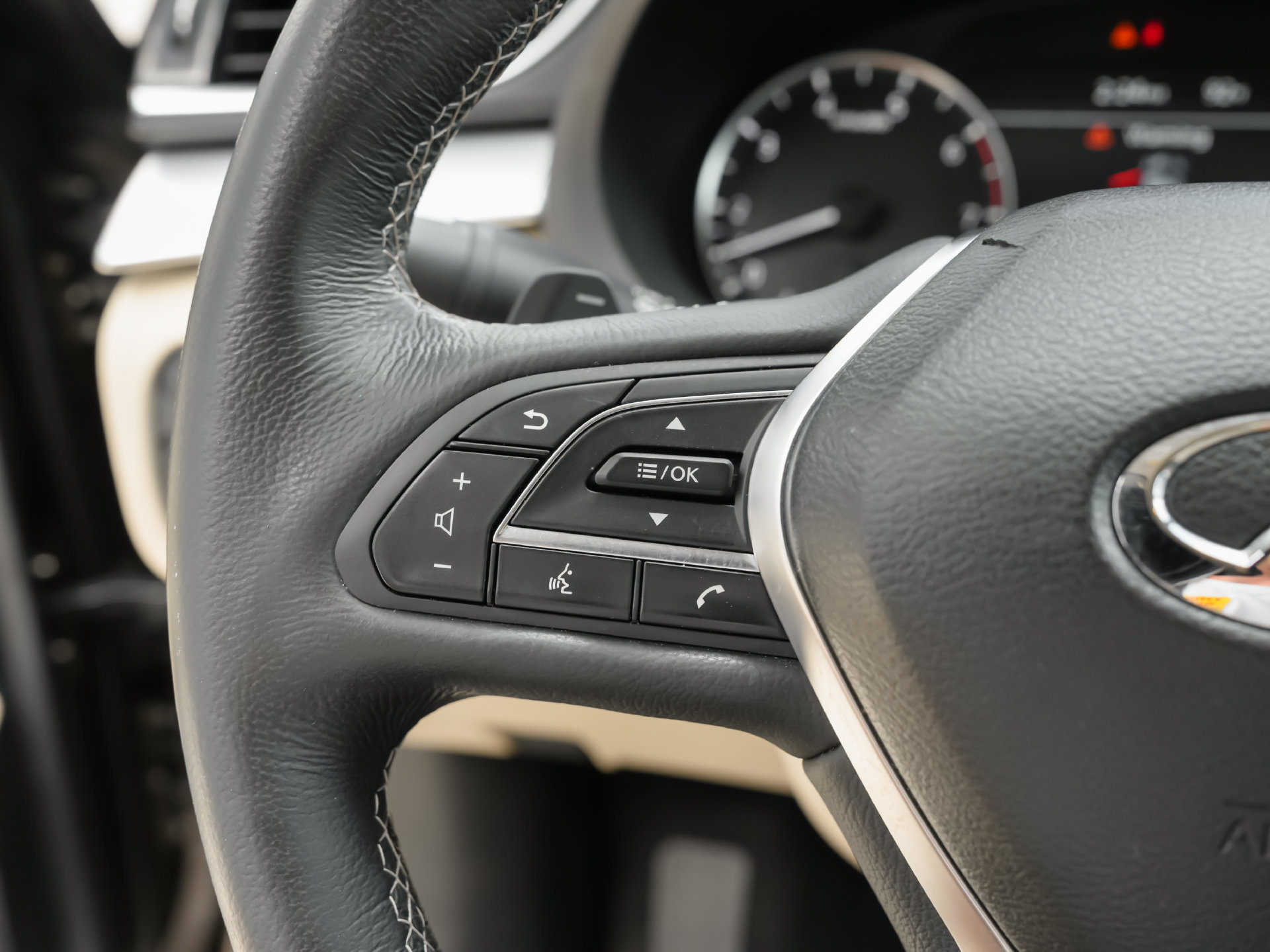 Used 2019 INFINITI QX50 Essential w/ Premium Audio Package AWD/4WD image 17