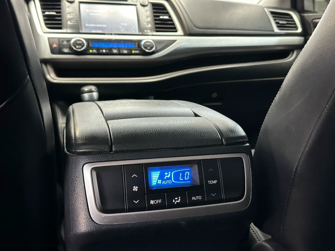 Used 2015 Toyota Highlander XLE FWD image 14