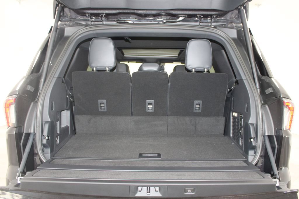 New 2025 Lincoln Navigator Reserve w/ Jet Appearance Package image 15