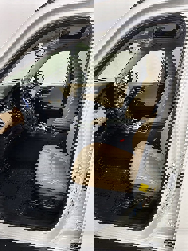 Used 2019 Toyota RAV4 Limited image 11