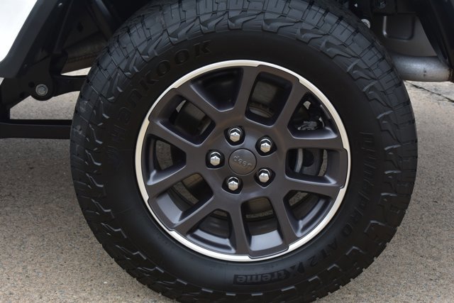 Used 2023 Jeep Gladiator Overland image 10