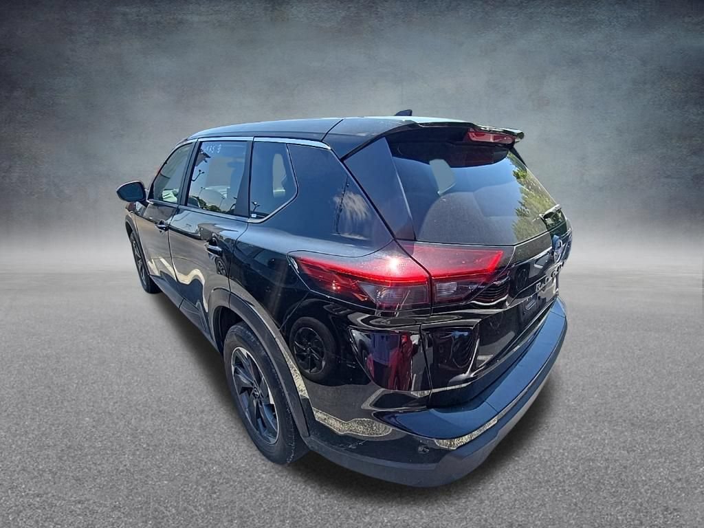 Used 2025 Nissan Rogue SV FWD image 5