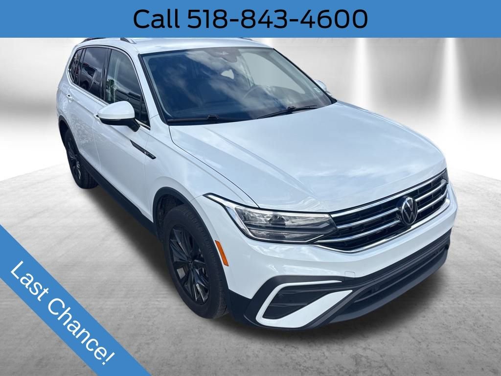 Used 2024 Volkswagen Tiguan SE image 1