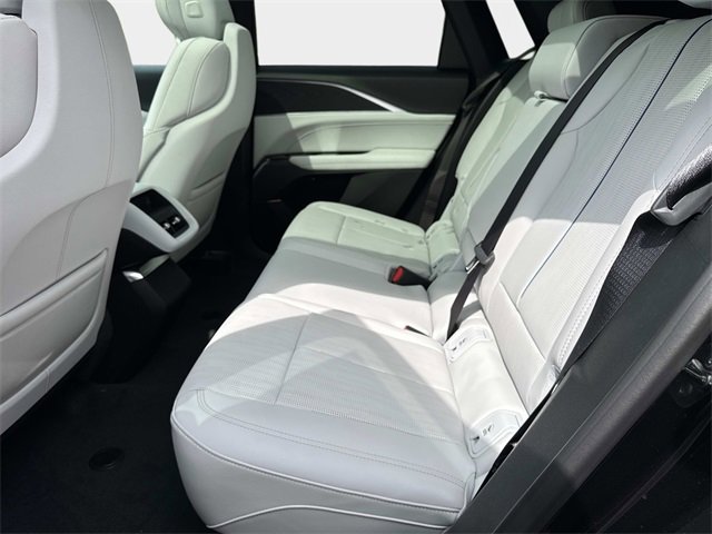 New 2025 Cadillac Lyriq Luxury image 11