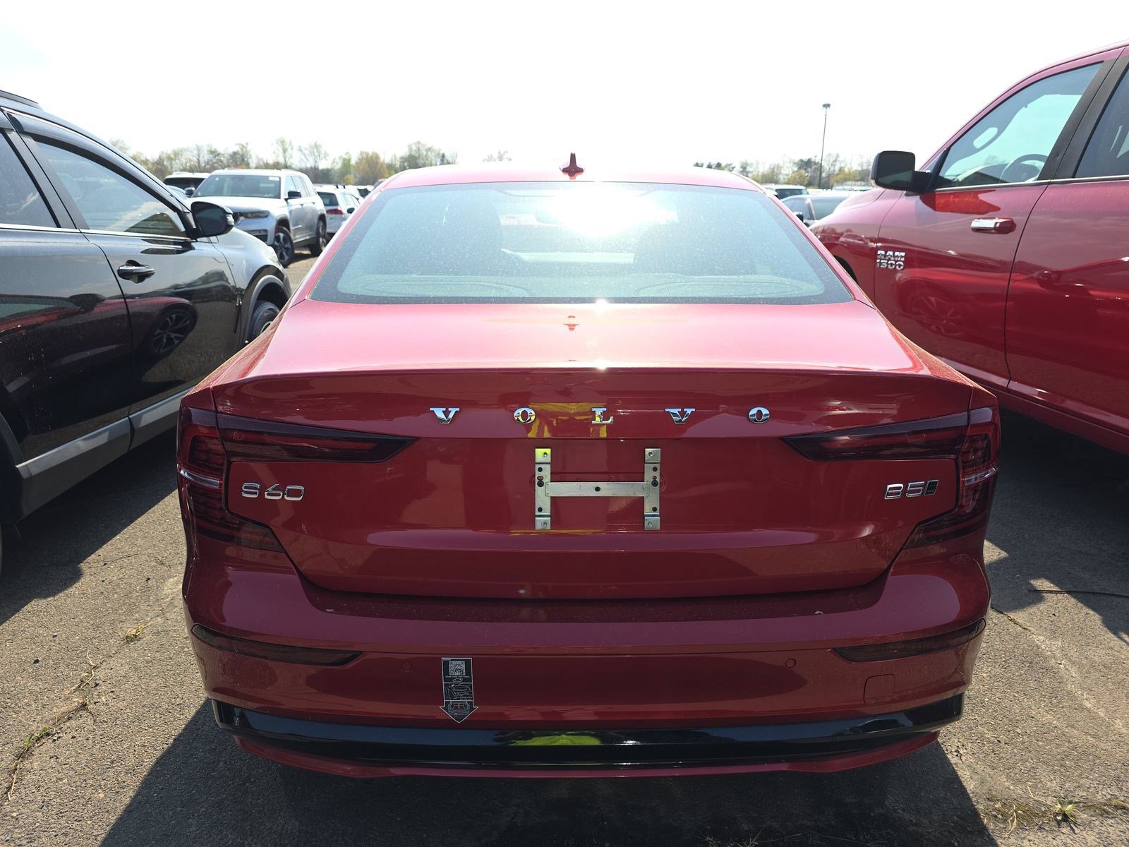 Used 2023 Volvo S60 B5 Core image 7