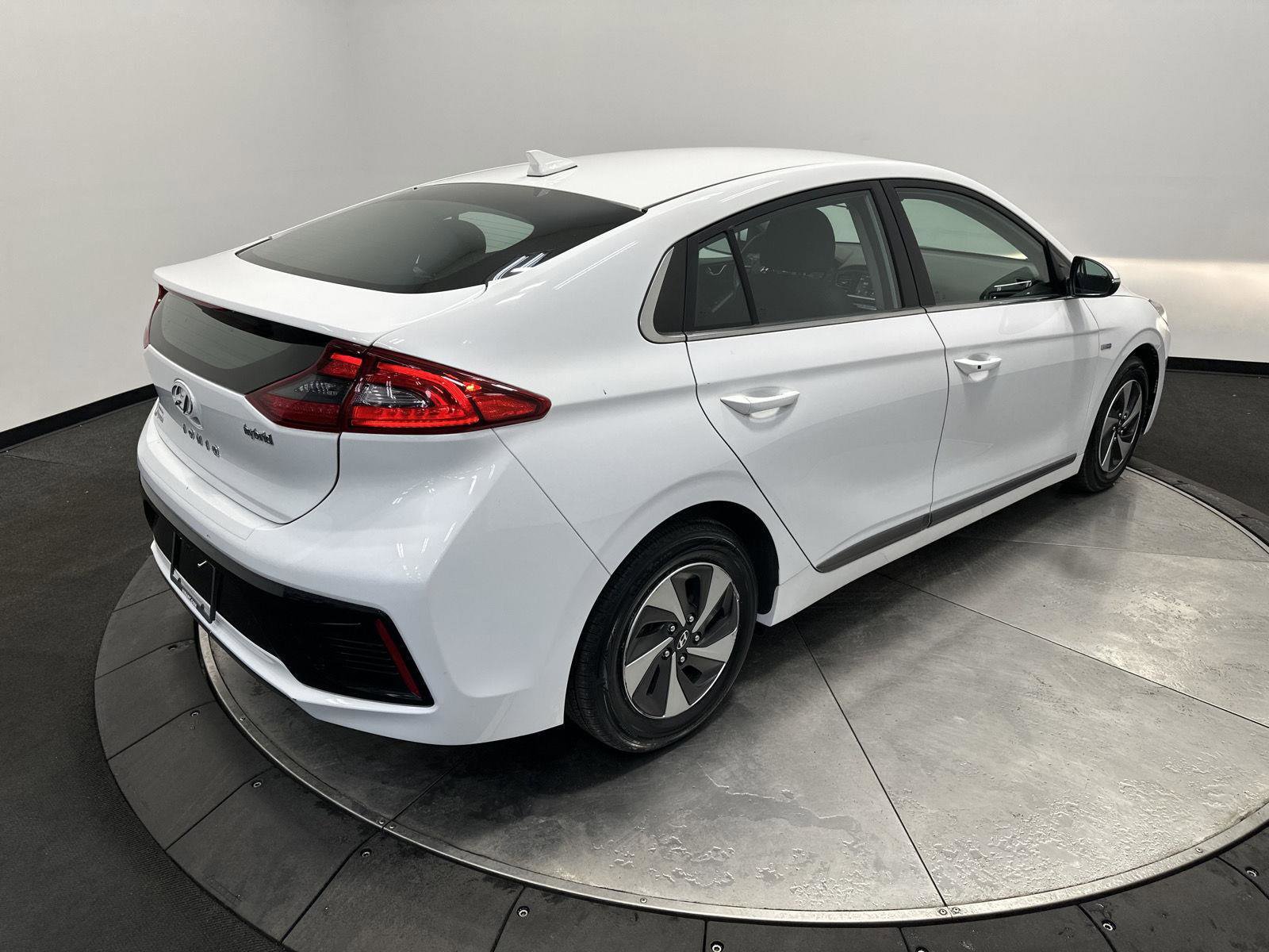 Used 2019 Hyundai Ioniq SEL image 7