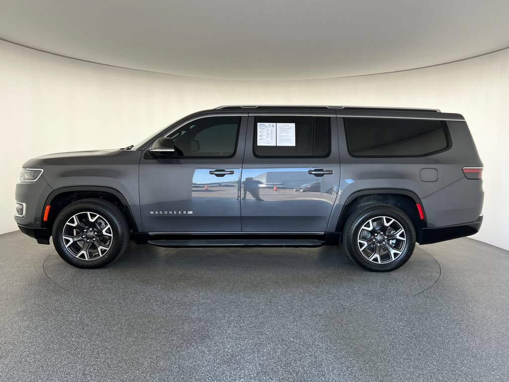 Used 2024 Jeep Wagoneer L Series III w/ Flexible Seating Group AWD/4WD image 7