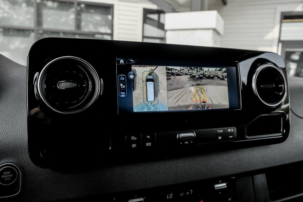 Used 2025 Mercedes-Benz Sprinter 2500 image 16